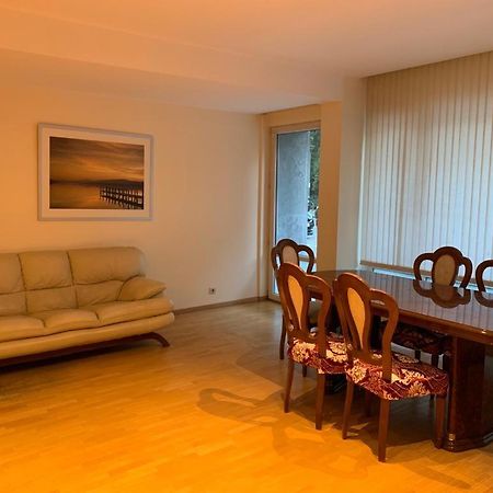 Lovely Two Bedroom Apartment With Free Parking Antwerpen Kültér fotó