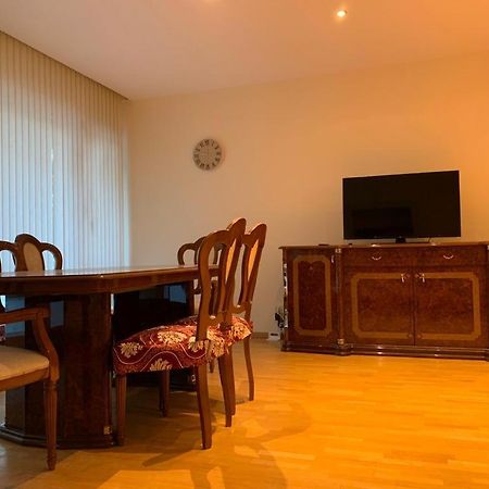 Lovely Two Bedroom Apartment With Free Parking Antwerpen Kültér fotó