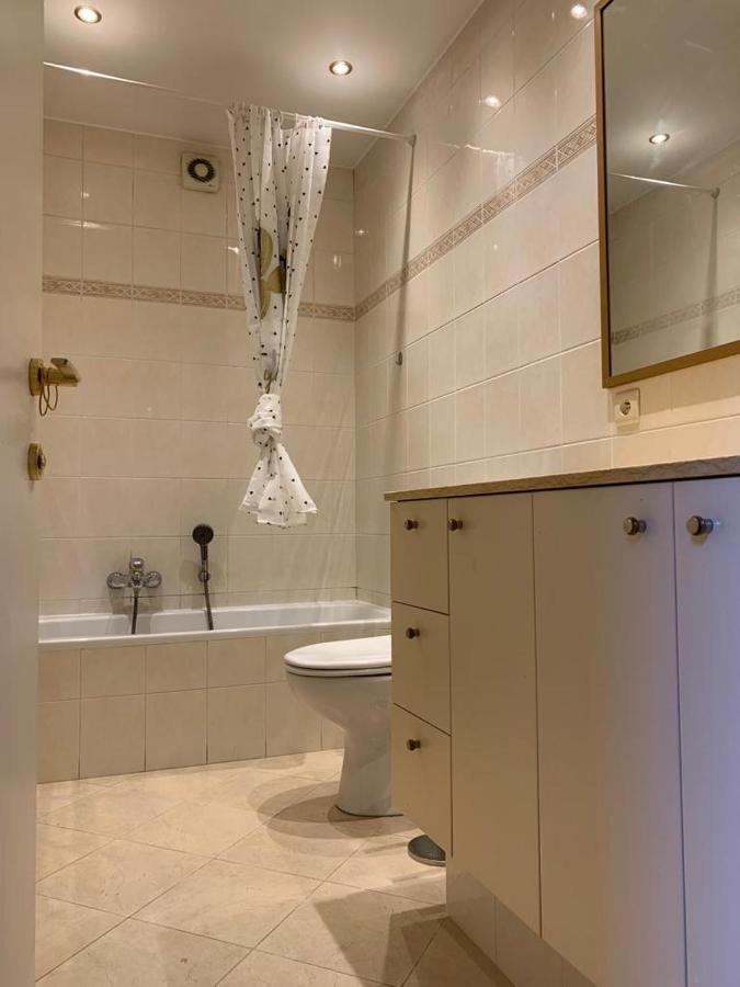 Lovely Two Bedroom Apartment With Free Parking Antwerpen Kültér fotó